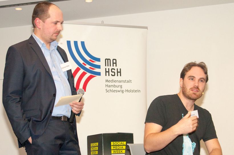 Foto von Moderator Stefan Dirks und Jan Girlich, ChaosComputerClub (CCC)