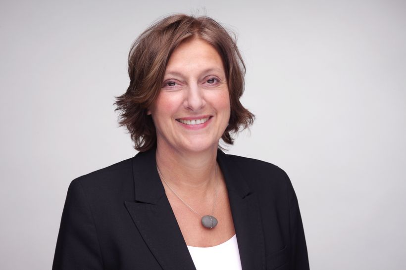 Porträt von Bildungsministerin Britta Ernst (SPD)
